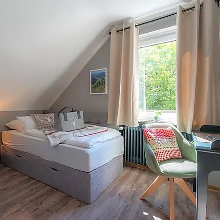 Neuhaus 4*