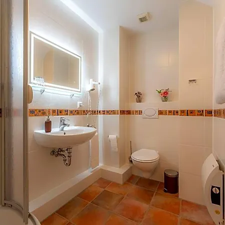 Neuhaus Hotel 4*
